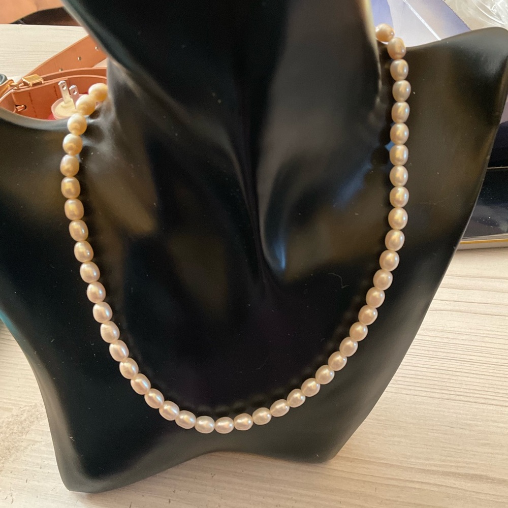 Elegant Pearl Necklace
